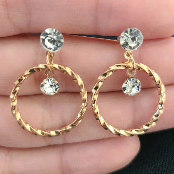Elegant Gold Dangle Earring