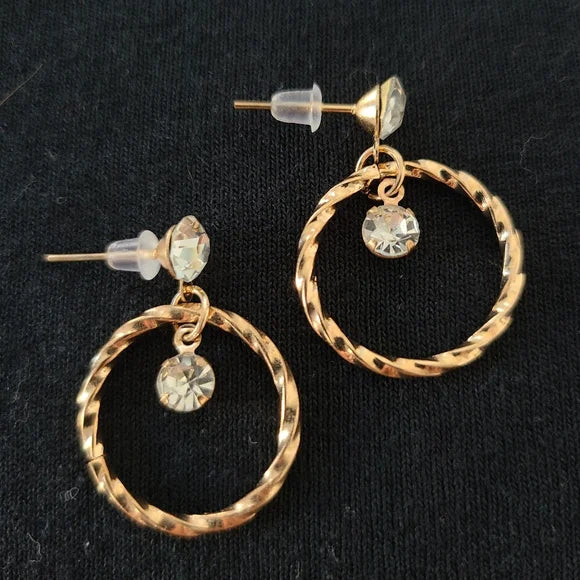 Elegant Gold Dangle Earring