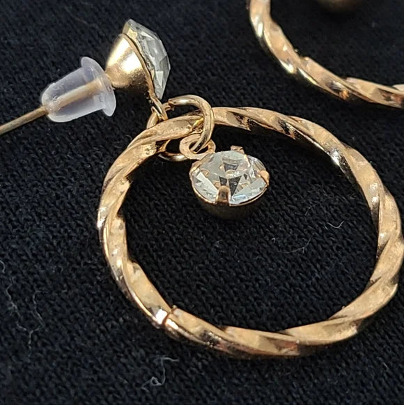 Elegant Gold Dangle Earring